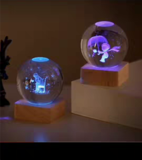 包邮网红创意礼物彩灯水晶球家居桌面小夜灯送...