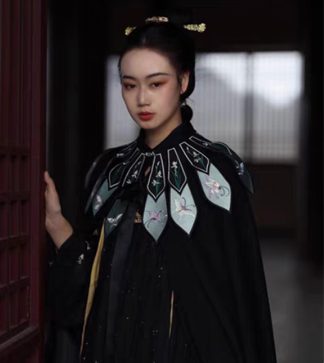 子颂东方美学 游园惊梦汉服，全新，黑色斗篷...