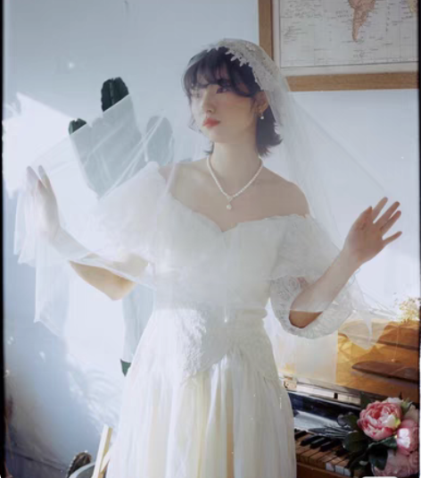 【出租】林阿俊轻婚纱S码 旅行领证复古vi...