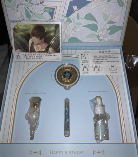 白起 2022生日礼盒 全新仅拆 拍立得一...