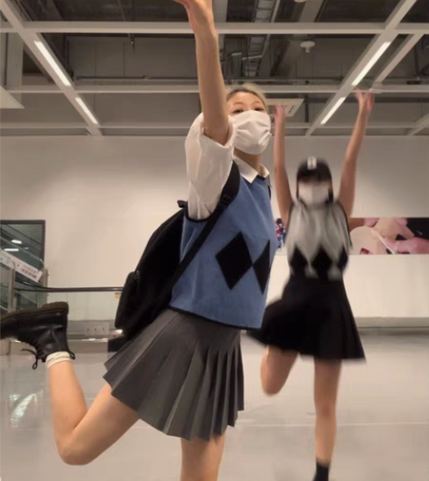 转卖朴夏 学院风高腰显瘦a字百褶裙女202...