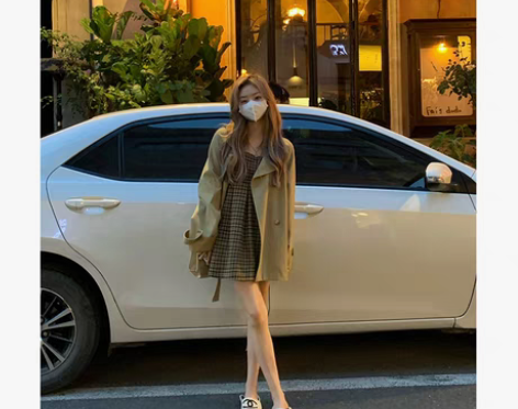 转卖UVW 格子吊带连衣裙女2022法式复...