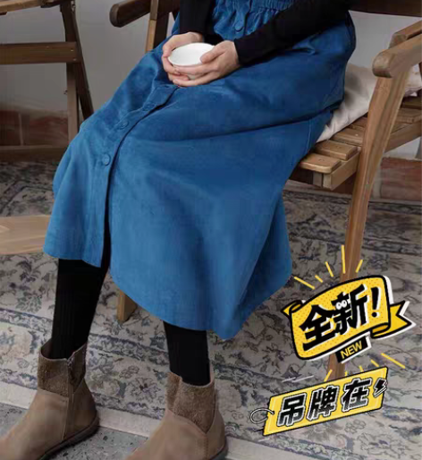 转卖可然 倾怀/磨毛拉绒 包扣蓝色花苞裙文...