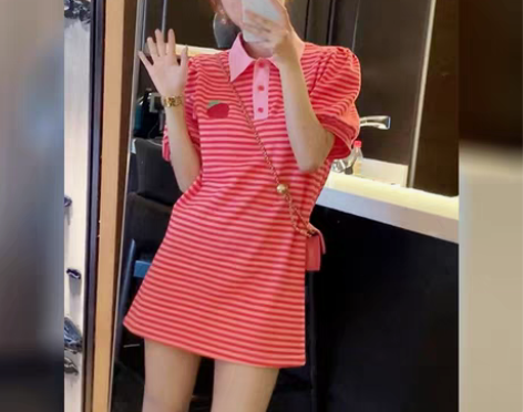 转卖夏新款法式polo领草莓刺绣时尚条纹短...