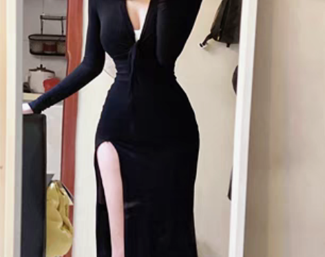 转卖图图小有名气店的赫本风长款开叉一字露肩...