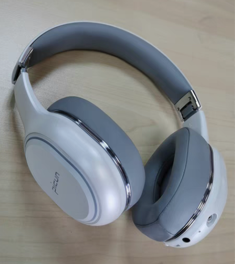 转卖游戏耳机头戴式蓝牙无线电竞吃鸡专用无延...