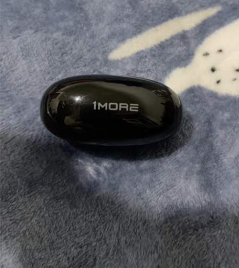 万魔猫眼耳机 左耳正常 右耳进水了 偶尔能...