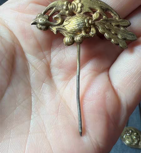 老银鎏金凤凰一个,工艺精细,精致小巧,品相...