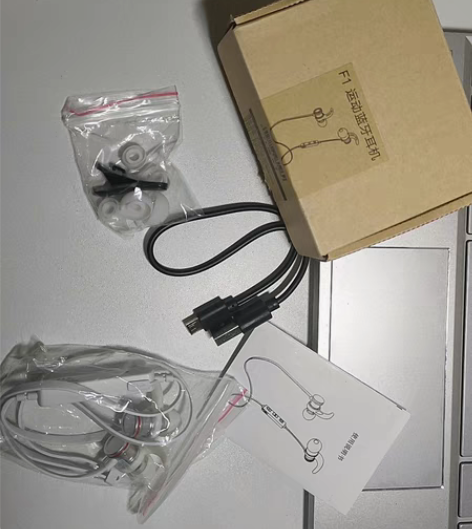 转卖幽炫 运动蓝牙耳机双耳无线耳塞挂耳式v...