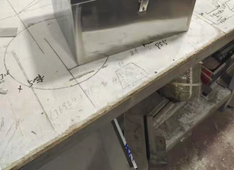 承接不锈钢加工，工具箱，水箱，桌子等。价格...