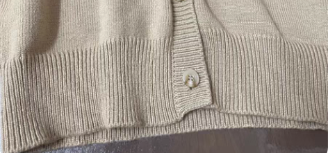 包邮驼色针织背心 包邮，拍下两天内发货实物...