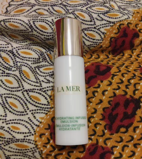 海蓝之谜焕白精华5ml 感兴趣的话点“我想...