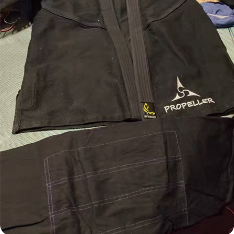 9.99新空手道服装一套就就穿过一次450...