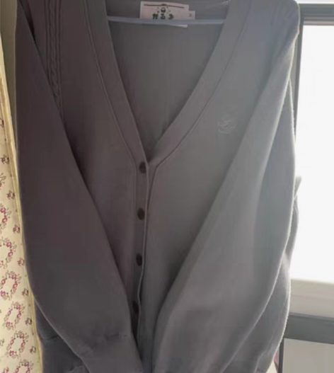 正品JK店入针织衫  一次没穿过 洗干净的...