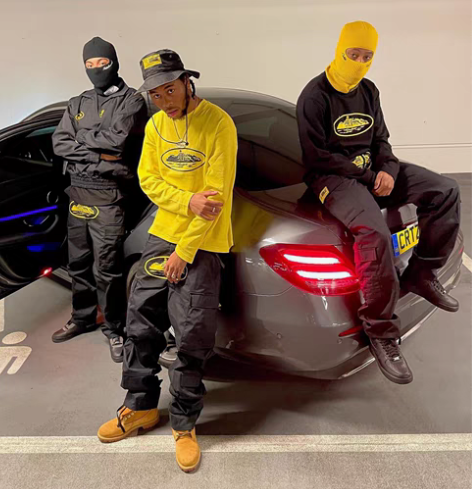 包邮corteiz美式多口袋印花黑色工装裤...