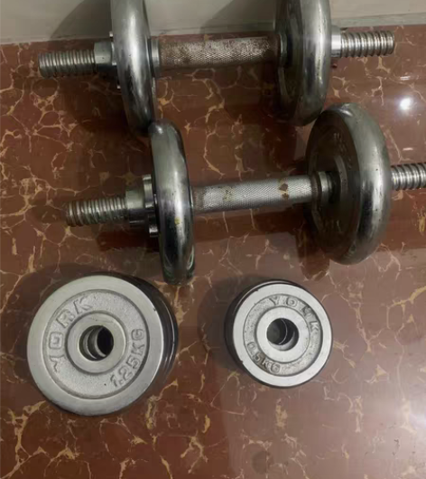 转卖闲置哑铃出售 电镀哑铃套装20kg15...