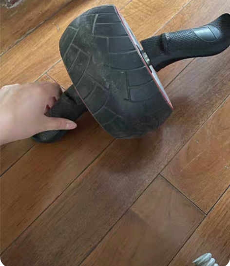 健腹轮，便宜出售，几乎没用过。 感兴趣的话...