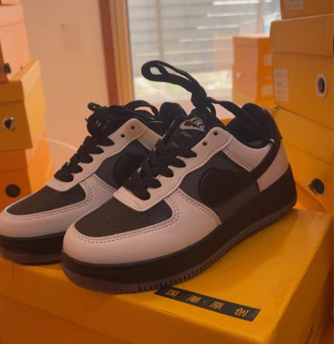 包邮女士时尚运动鞋卡色黑色两种颜色，尺码齐...