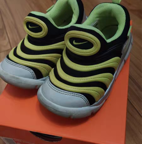 包邮Nike/耐克毛毛虫男运动鞋 9c 刷...