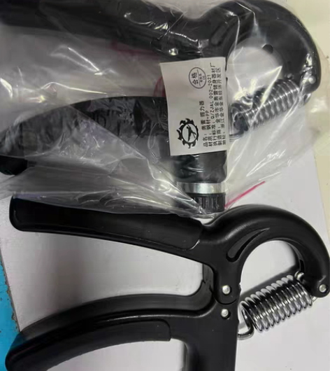 包邮全新握力器 2个 低价出 感兴趣的话点...