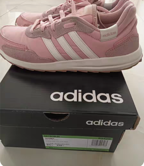 转让阿迪女运动鞋，买来没怎么穿，包装完好！...