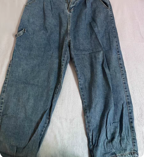 包邮女朋友买的牛仔裤，实在是不适合，穿了两...