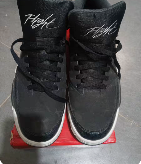 闲置男士耐克运动鞋，45码没怎么穿过喜欢吗...