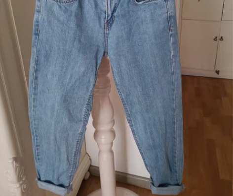 牛仔裤，100元三条，都是实体店购买，基本...
