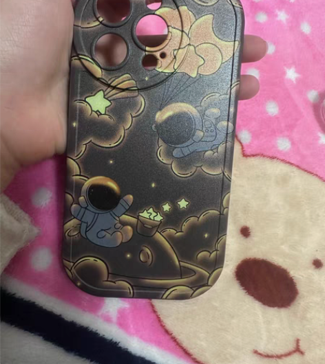 转卖适用苹果14pro手机壳新款发光宇航员...