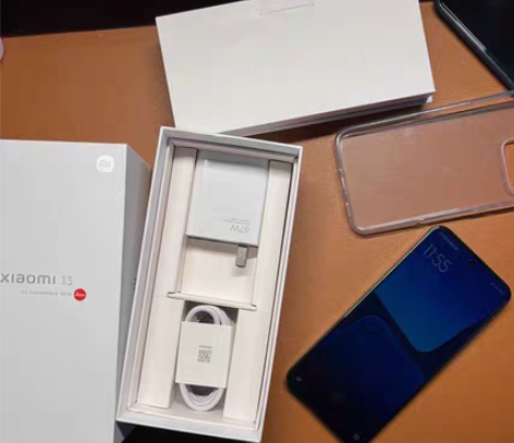 小米13黑色12+512,带一年碎屏险,4...