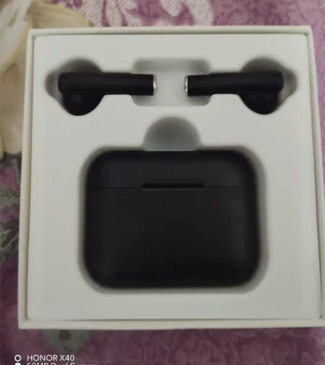 包邮荣耀耳机，1月6号于荣耀商城APP购入...