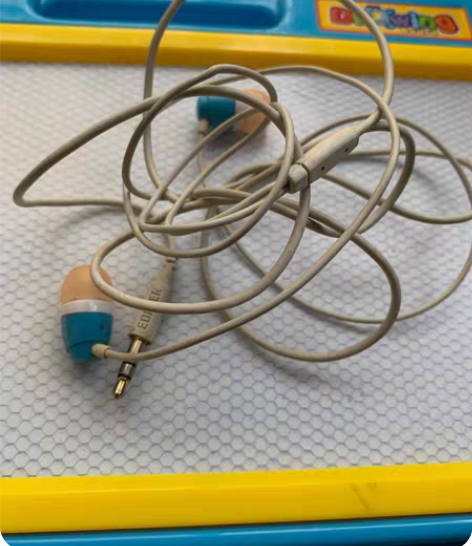 闲置漫步者入耳式耳机！ 感兴趣的话点“我想...