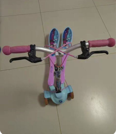 冰雪奇缘迪士尼滑板车，买来没怎么骑，一直闲...