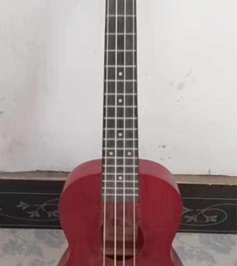 包邮出尤克里里，裸琴，几乎全新。 感兴趣的...