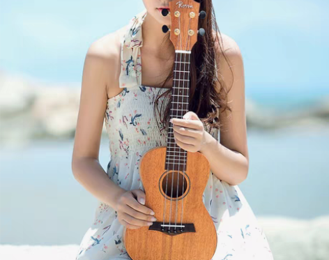 转卖卢森 尤克里里 感兴趣的话点“我想要”...