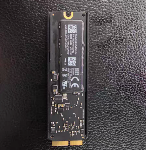Mac Pro上升级换下来的固态硬盘，25...