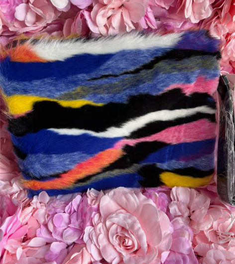 包邮全新秋冬彩色毛毛手拿包basic ho...