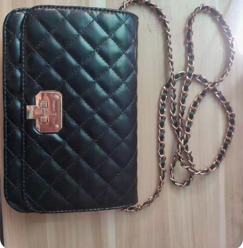 CHARLES＆KEITH女士菱格链条斜挎...