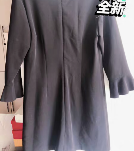 包邮荷叶袖连衣裙，上身超显瘦，几乎全新，喜...