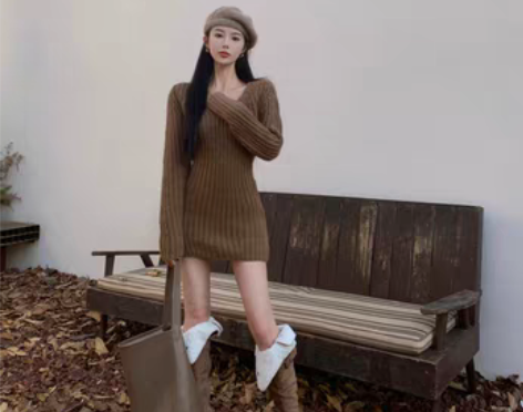 转卖温柔风v领针织毛衣长袖连衣裙女秋冬季2...