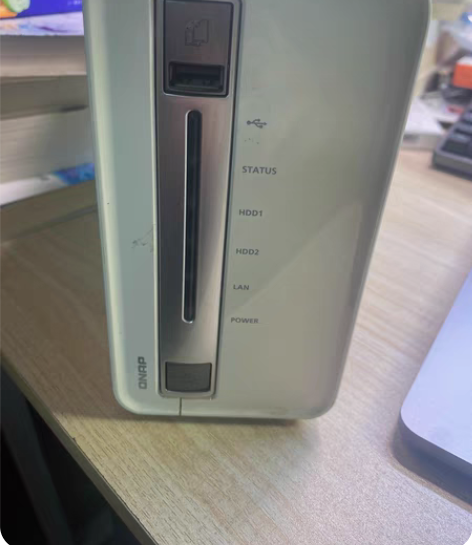 威联通 ts212p 双盘位 nas 感兴...