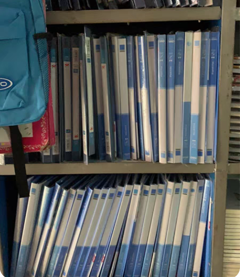 得力文件夹 5元1个 40元10个 雅心文...