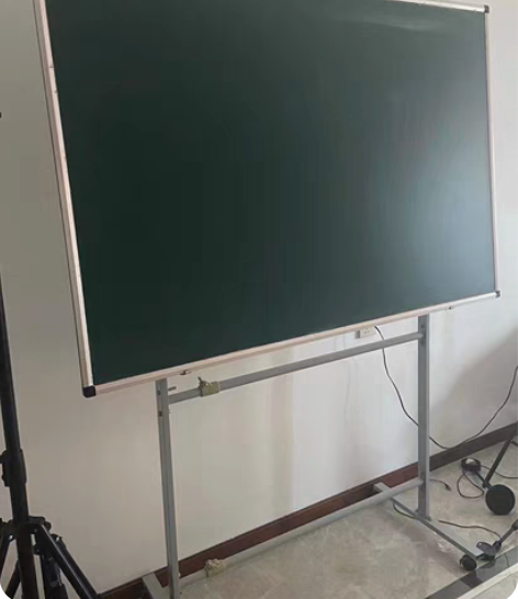 朋友们有没有需要黑板(背面是白板，支持两种...