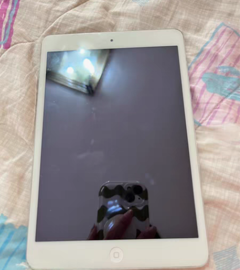 包邮iPad mini A1432屏幕不灵...