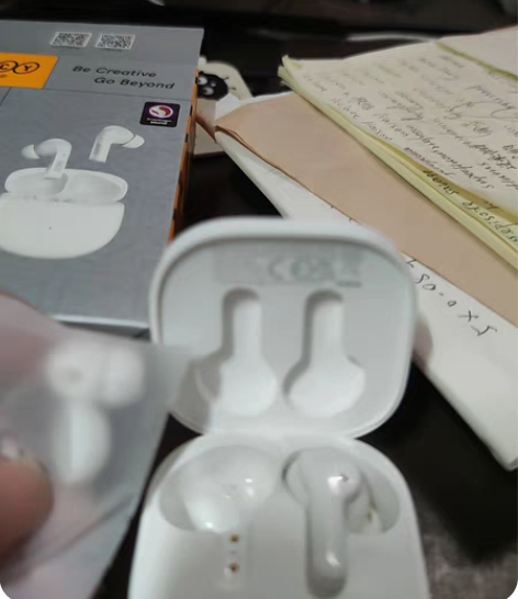 没有用多久，丢了左耳，还有右耳和耳机仓，可...