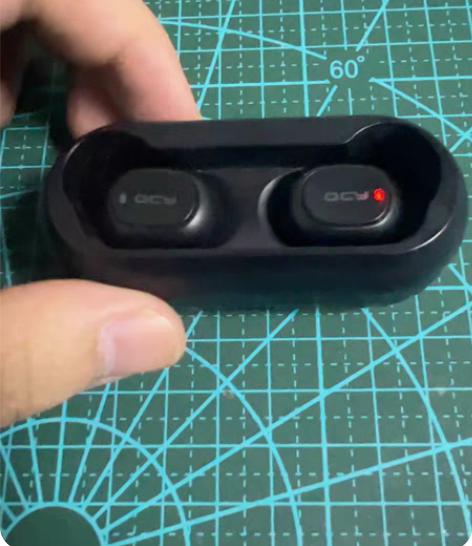 包邮Qcy T1蓝牙耳机，左耳机莫名其妙连...