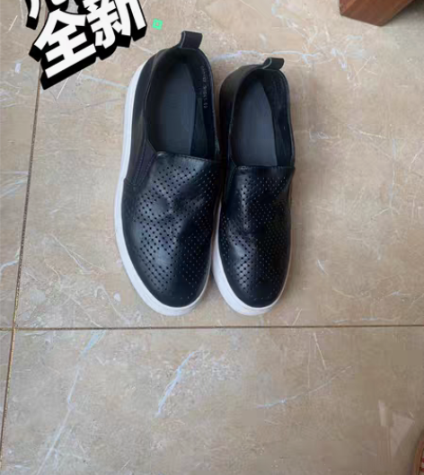 包邮卡曼尼COMONI牛皮休闲鞋，九八成新...