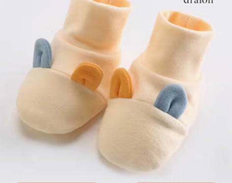 转卖婴儿鞋子0一3月宝宝软底鞋袜新生儿春秋...