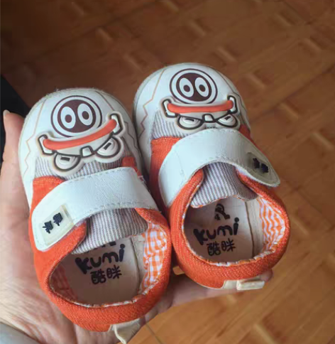 包邮酷眯学步鞋99新，购于孩子王专柜，软底...
