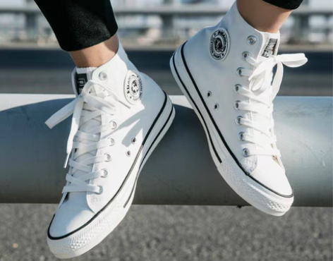 转卖环球2021春夏黑色高帮平底男鞋韩版情...